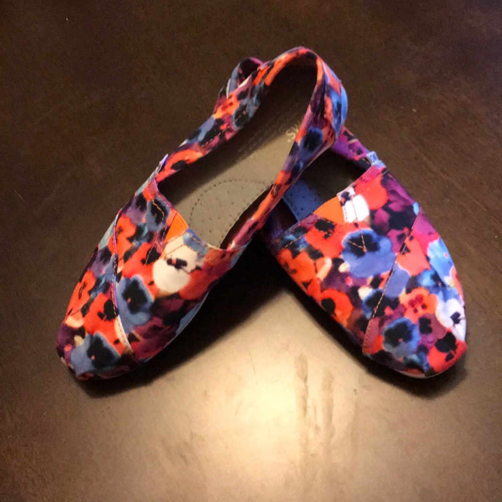 Toms